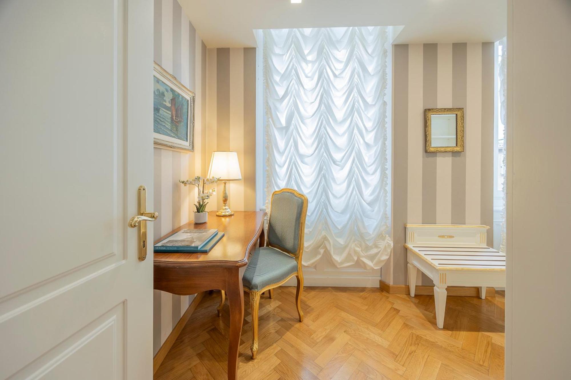 Palazzo Monga Boutique Guesthouse Verona Exteriör bild
