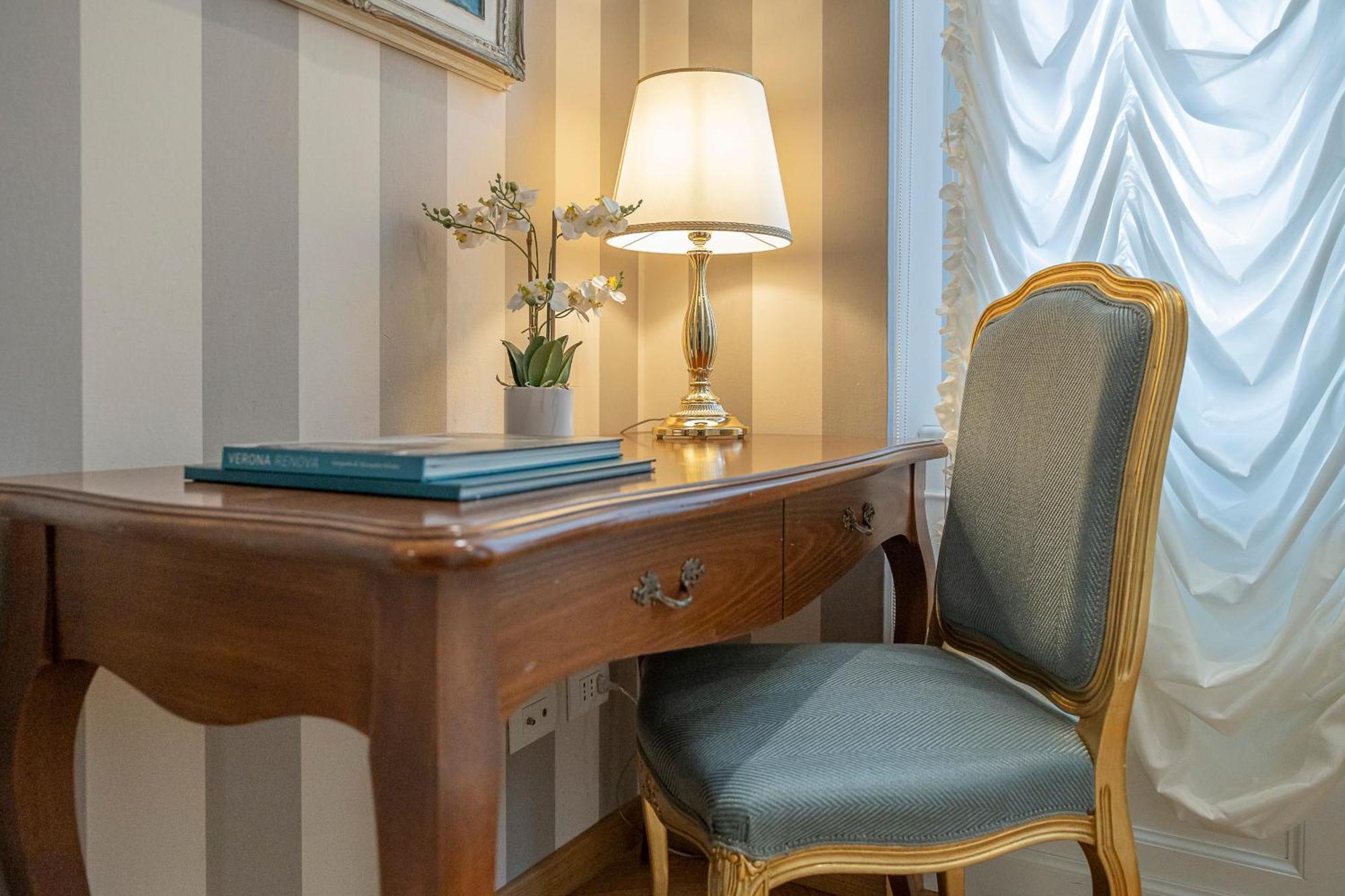 Palazzo Monga Boutique Guesthouse Verona Exteriör bild